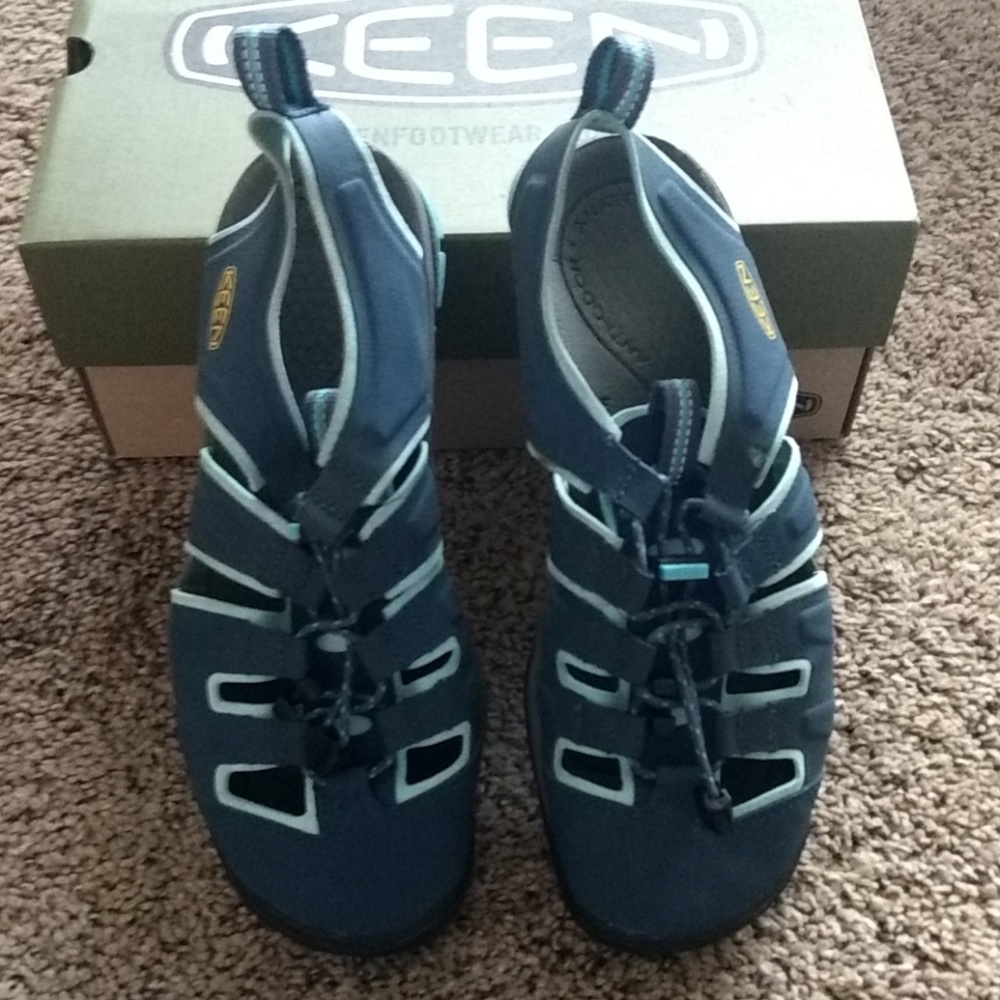 KEEN sandal